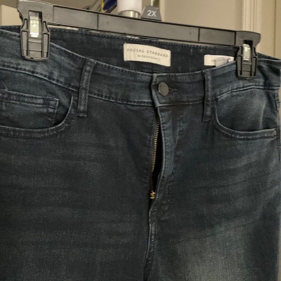 Social Standard by sanctuary - Picture 1 of 2